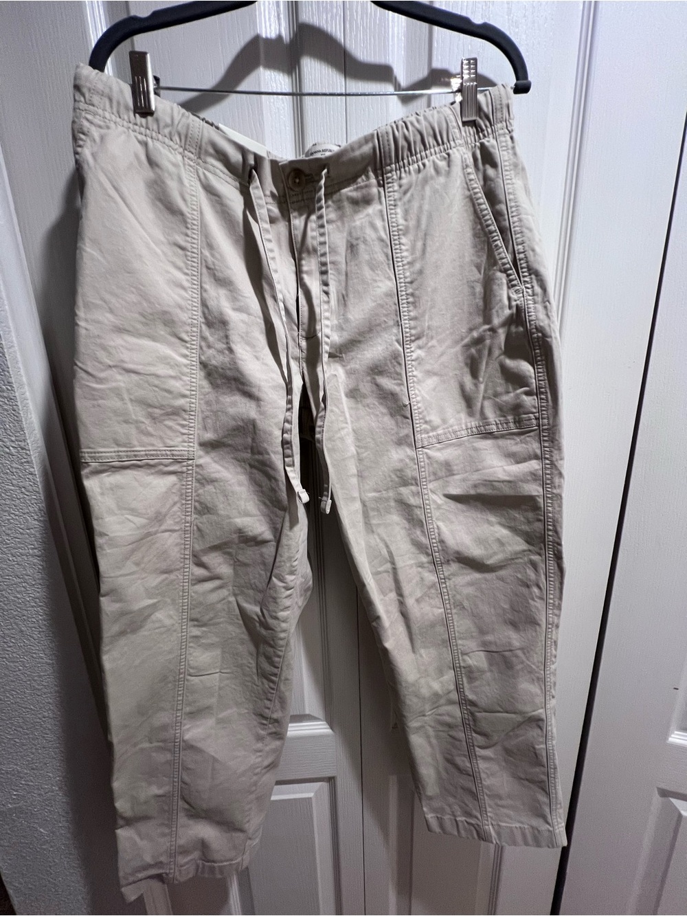 Banana Republic Women’s Mid-Rise Tapered Chino Pants Beige Elastic Waist Pockets